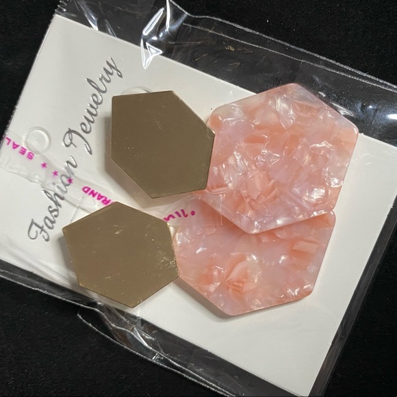 pink marble hexagonal drop earrings - Picture 4 of 5